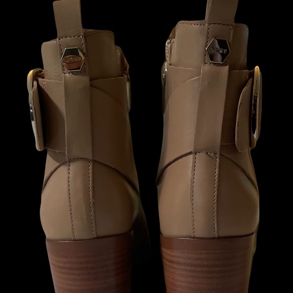 DKNY Telo Ankle Buff Boot Sizes 6, 6.5, 8 - Picture 6 of 7